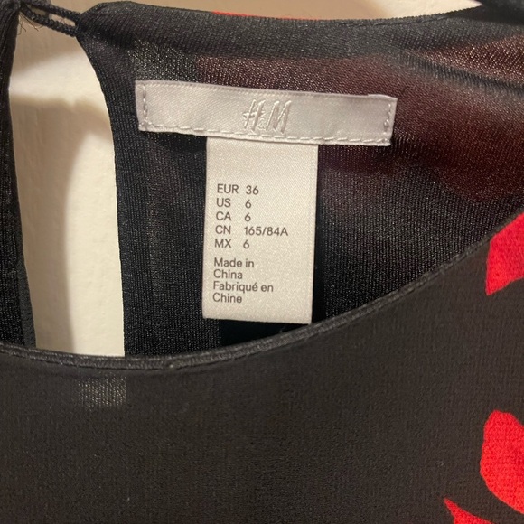 NWOT H&M Chiffon Red & Black Floral  Poppy Pleated Midi Dress Women Size 6 US - Picture 12 of 12